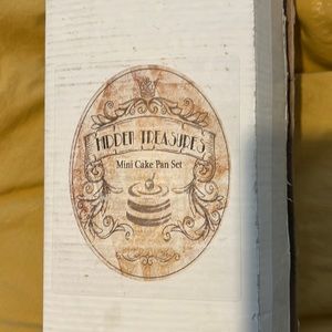 New!  Attention;BAKERS! Mini cake pan set .. for filled cakes!  FOUR ALTOGETHER